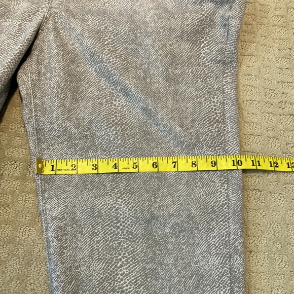 Fabulous😱snake print Nicole Miller size 16 jeans. - Picture 16 of 16